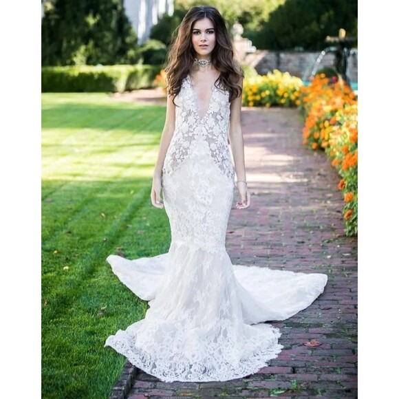 Isabelle Armstrong Joey Trumpet Wedding Gown size 4?  Beading Lace Deep V - Picture 1 of 16